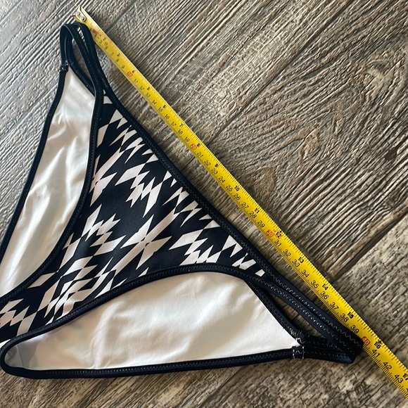 VICTORIA SECRET SEXY BIKINI BOTTOM, MEDIUM - Picture 5 of 7